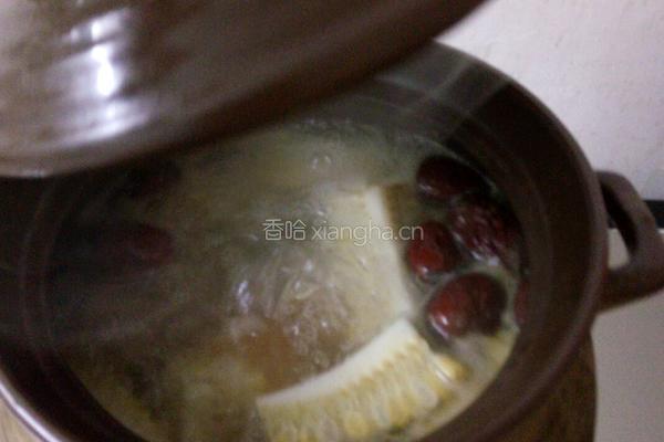 玉米排骨红萝卜汤的做法图解11