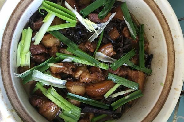 红烧肉炖干蘑菇的做法图解7