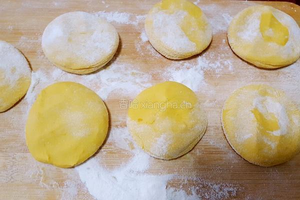 绿豆沙馅南瓜月饼的做法图解9