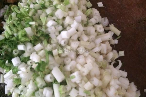 泡菜乱刀肉的做法图解3
