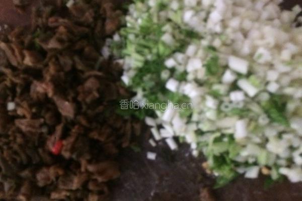 泡菜乱刀肉的做法图解4