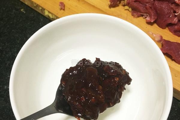 粉蒸麻辣牛肉（排骨）的做法图解3