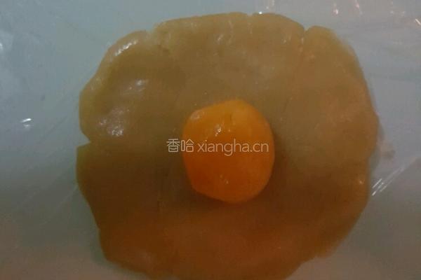 白莲蓉蛋黄月饼的做法图解7