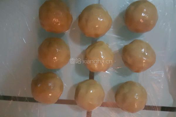 白莲蓉蛋黄月饼的做法图解9