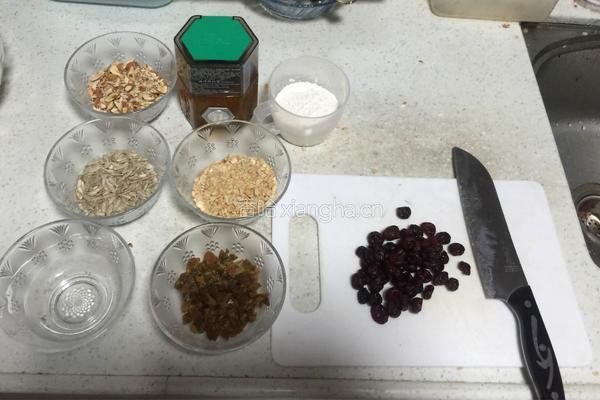 麦片果仁饼干的做法图解2