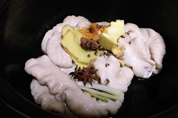川味辣子肥肠的做法图解3