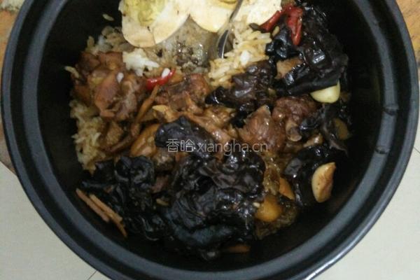 鸡腿木耳煲仔饭的做法图解1