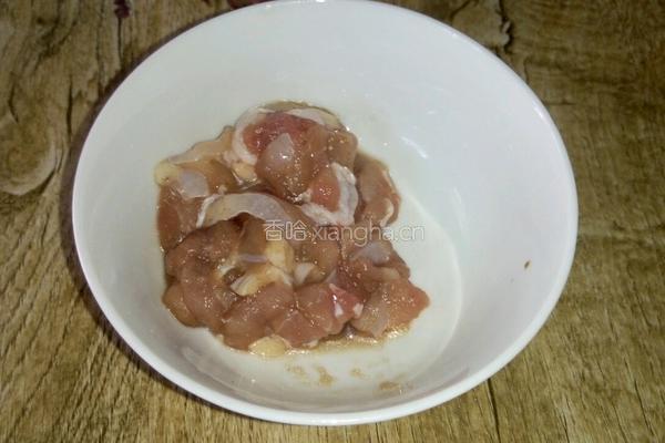 肉丁香茹青菜的做法图解1