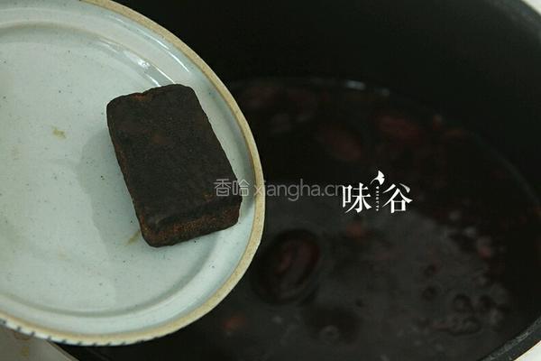 红枣桂圆黑米粥的做法图解4