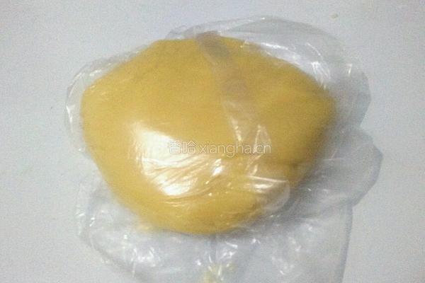 广式蛋黄豆沙月饼的做法图解5