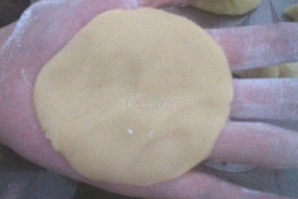 广式蛋黄豆沙月饼的做法图解6