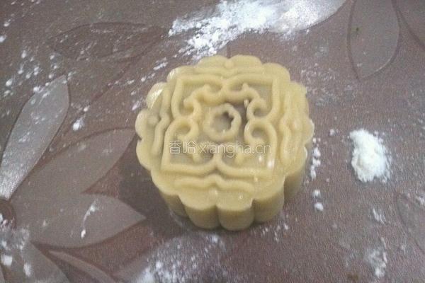 广式蛋黄豆沙月饼的做法图解11
