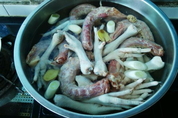 秘制卤鸡脖的做法图解3
