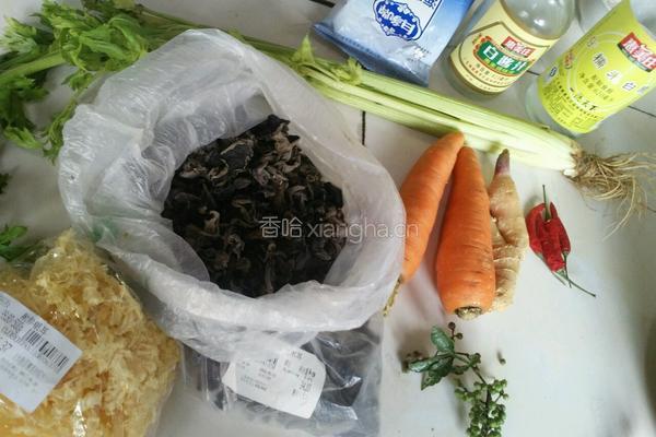 酸辣凉拌双耳的做法图解1
