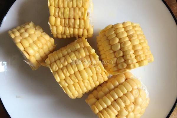 玉米脊骨汤的做法图解3