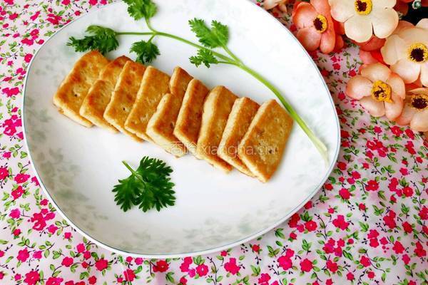 黄金豆腐条的做法图解5
