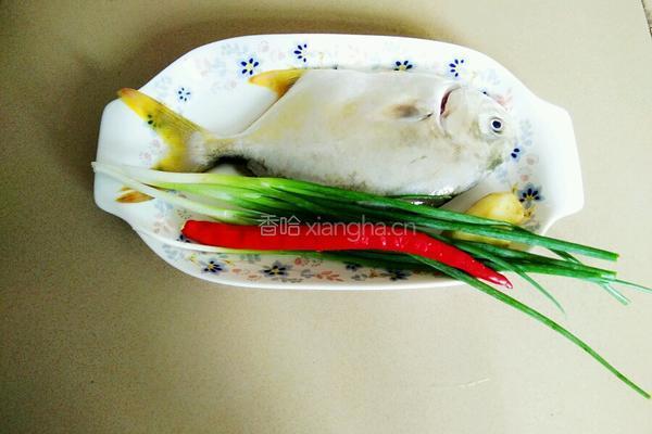 清蒸鲳鱼的做法图解1