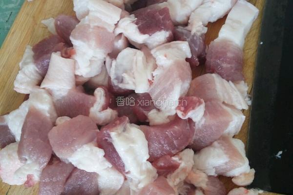 土豆炖肉的做法图解1