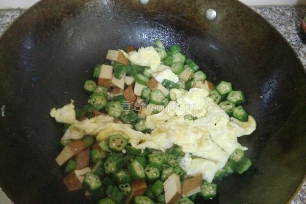 鸡蛋豆干炒秋葵的做法图解6