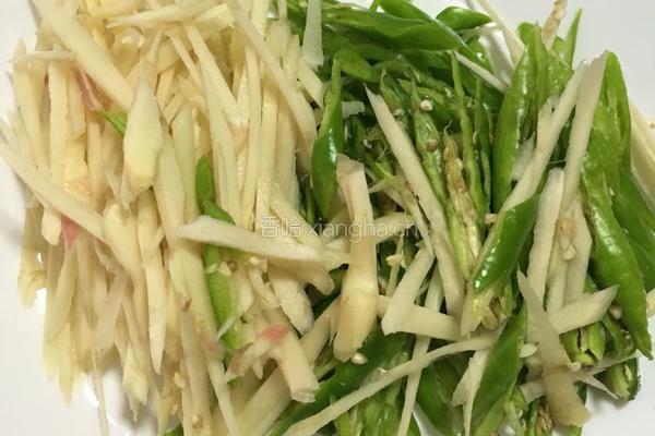 仔姜肉丝的做法图解2
