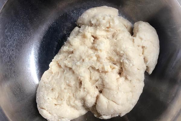 牛奶面包的做法图解1