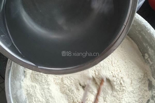 韭菜盒子的做法图解2