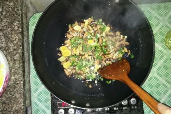 黄金炒饭的做法图解4