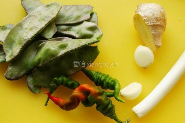 辣炒扁豆的做法图解1