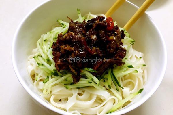 牛肉酱香拌面