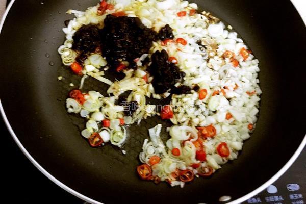牛肉酱香拌面的做法图解3
