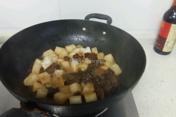 萝卜焖牛肉的做法图解5