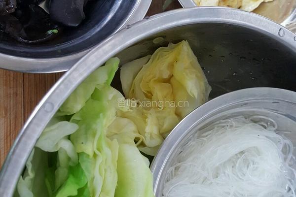 大头菜（包菜）（卷心菜）（圆白菜）素馅包子的做法图解3