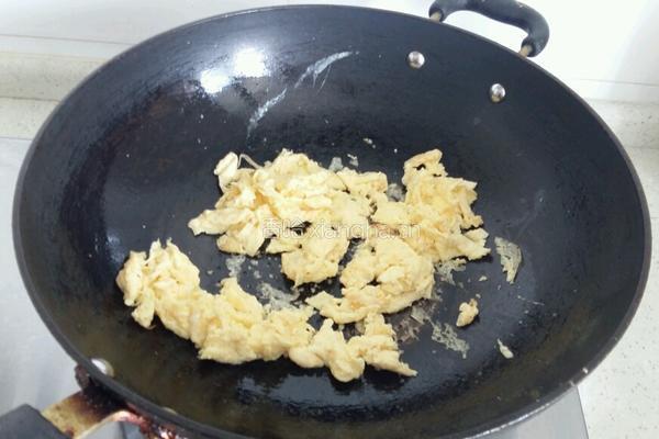 大葱炒鸡蛋的做法图解3