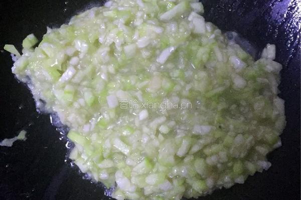 丝瓜煎鸡蛋的做法图解2