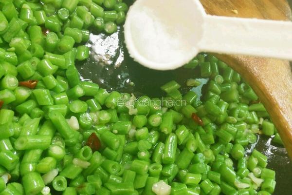 炒长豆角的做法图解7