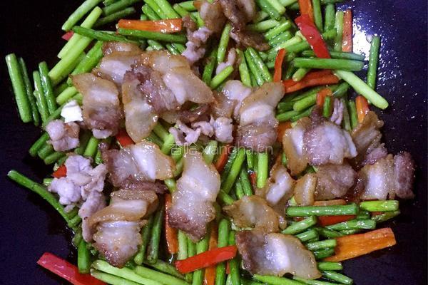 蒜苗炒肉的做法图解5