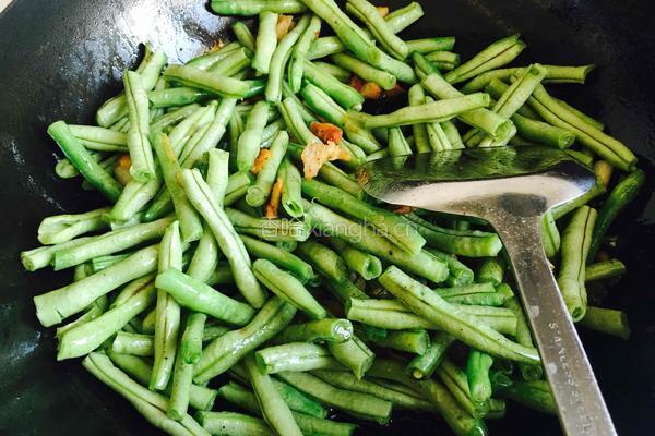 猪肉皮炖豆角、土豆～的做法图解8