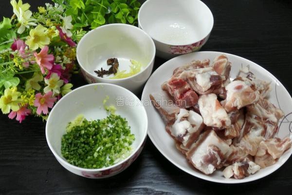 糖醋排骨的做法图解1