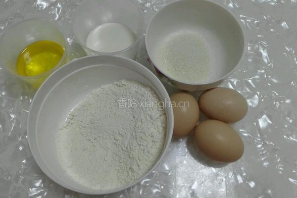 草莓蛋糕卷的做法图解1