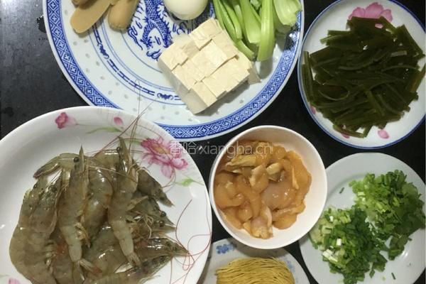 鲜虾虾子面的做法图解1
