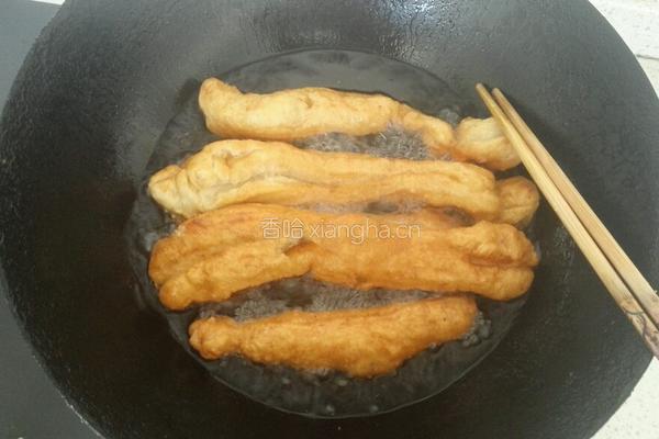 自制炸油条的做法图解7
