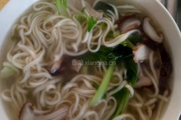 鸡汤蔬菜香菇面