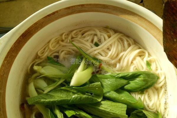 鸡汤蔬菜香菇面的做法图解6