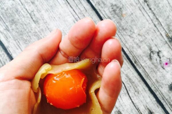 莲蓉蛋黄月饼的做法图解14