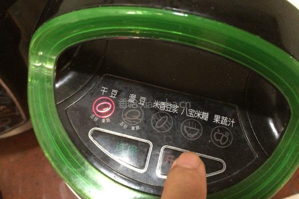 黑豆花生豆浆的做法图解4