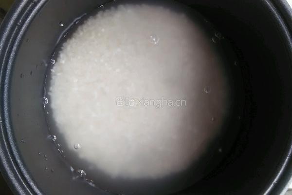 香菇腊肠饭的做法图解2
