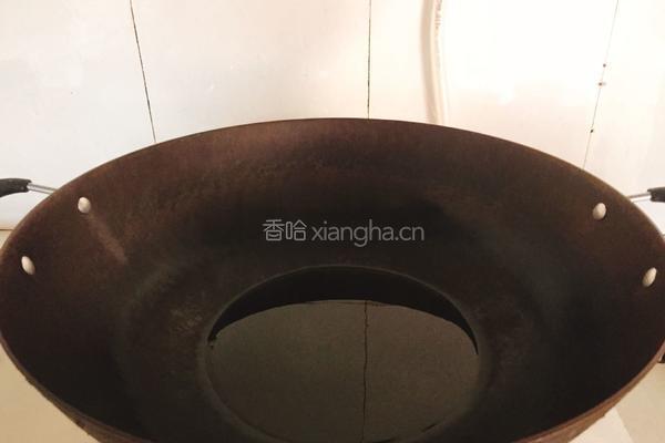 蒜苗炒鸭郡把的做法图解3