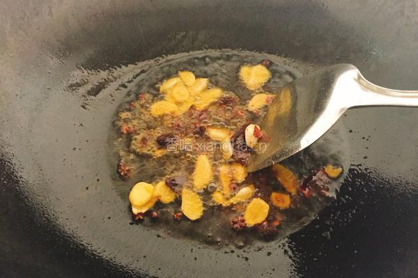蒜苗炒鸭郡把的做法图解5