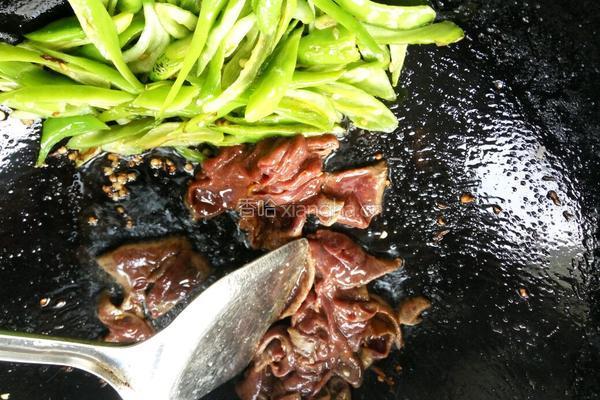 青椒炒猪肝的做法图解6