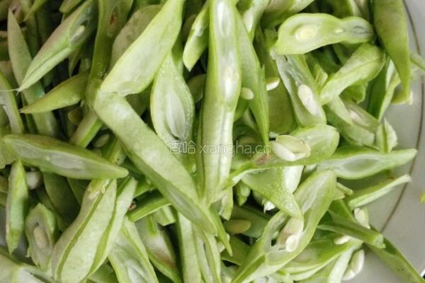 四季豆炒肉片的做法图解1
